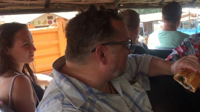 #Гамбия #отдых_в_Гамбии Наш русский профессор решил попробовать Гамбискую блюду за 20 Даллас )) смотреть онлайн