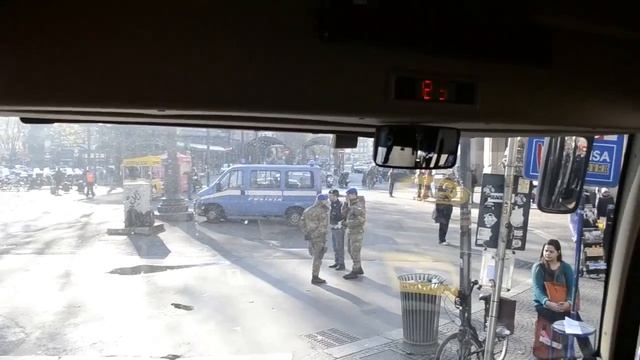 Милан, Италия. Центральный вокзал и девушка "Follow me" смотреть онлайн