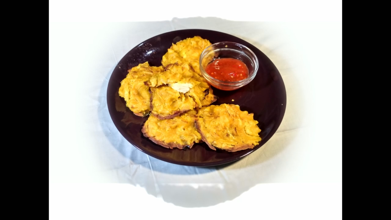 Закуска из лукового теста. Луковая закуска с начинкой из куриной грудки. Луковые лепешки 