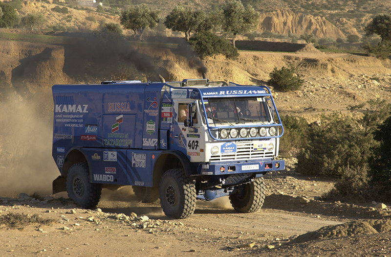 К 30-летию команды. 15 Золотых Дакаров «КАМАЗ-мастера». Год 2003. смотреть онлайн