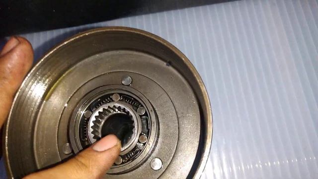 barulho estranho no motor da biz 125 ao acionar embreagem смотреть онлайн