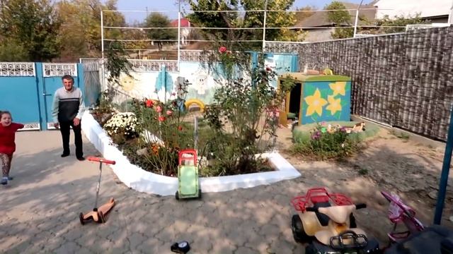 Ира НЕ СЛУШАЕТ МАМУ у БАБУШКИ в ДЕРЕВНИ смотреть онлайн