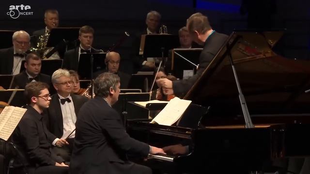 Boris Berezovsky LIVE video | Chopin Piano Concerto no.1 in E minor, op.11 смотреть онлайн