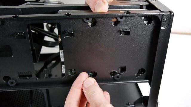 Fractal Design Core 500, drive mounting [EN] смотреть онлайн