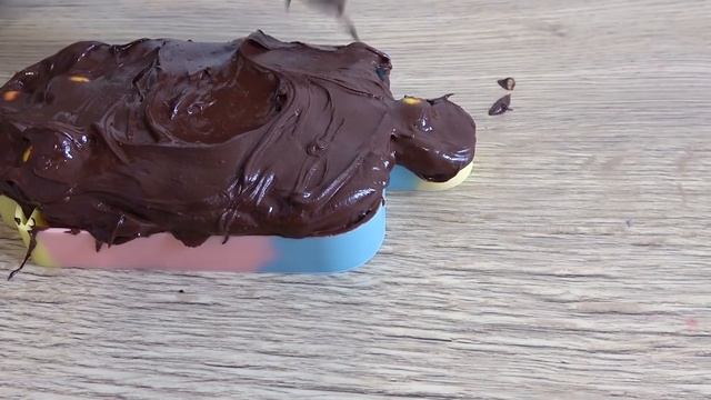 Ева делает Шоколадный ПОП ИТ с M&M's. Проверяем лайфхак смотреть онлайн