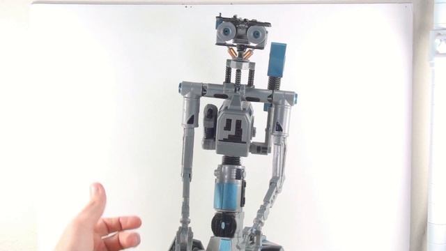 Video Review of the custom Robot V (aka Johnny 5 from Short Circuit 1 & 2) смотреть онлайн