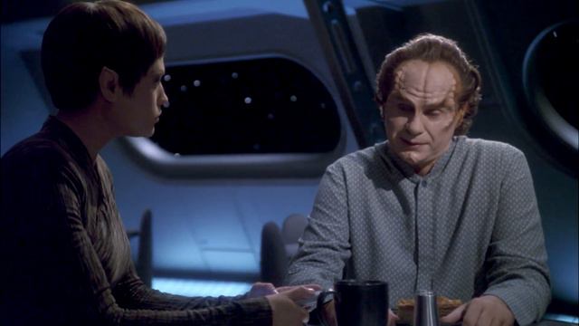 T'pol and Phlox talk about Phlox childhood смотреть онлайн