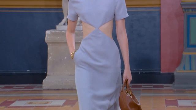 Valentino L’École смотреть онлайн