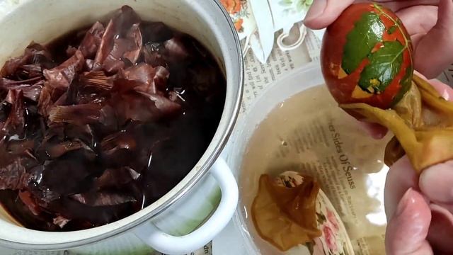 Как КРАСИВО покрасить Яйца на ПАСХУ ???без химии, в луковой шелухе. смотреть онлайн