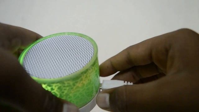 How to turn on FM radio in Bluetooth speaker?? смотреть онлайн