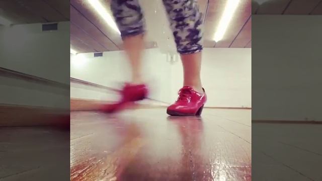 Baile Flamenco-Técnicas de zapateado flamenco-Escobilla por tangos смотреть онлайн