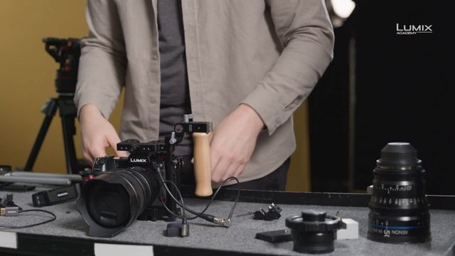 Panasonic - LUMIX S series - DC-S1H - Production Rig Set Up. смотреть онлайн