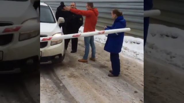 Депутат не пропускает скорую помощь! смотреть онлайн