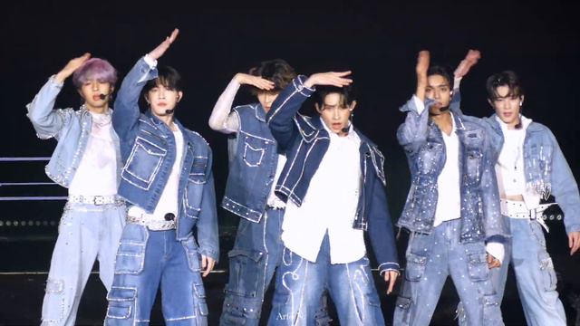 [Fancam] Baggy Jeans and S Class - Domundi Gen2 | Nunew #DMDLAND2CONCERT смотреть онлайн