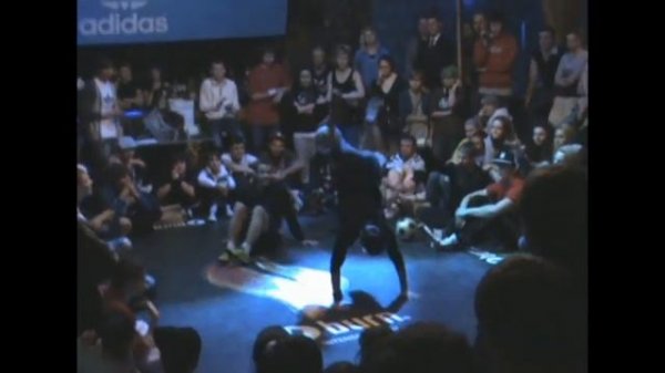 HOTC - Basketball Freestyle vs Football Freestyle