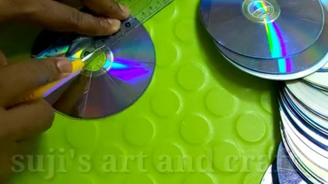 How to make flower vase with cd or Dvd / old cd craft ideas /Reuse old cd/ suji velay смотреть онлайн
