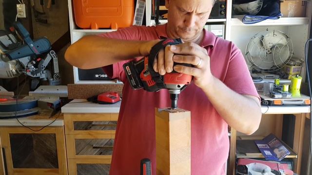 Milwaukee 12v palm nailer sinking 6 inch nails смотреть онлайн