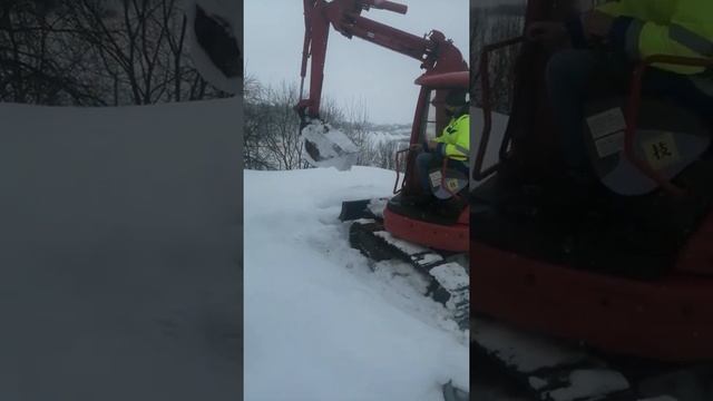 Мини экскаватор Komatsu PC38UU3 экспресс-обзор от Михаила Путинцева смотреть онлайн