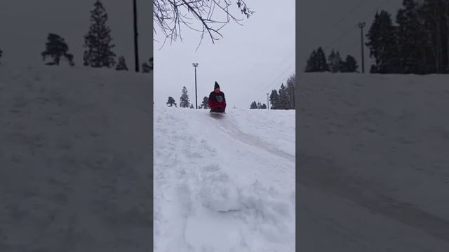 пытался поставить вип на ледянки смотреть онлайн