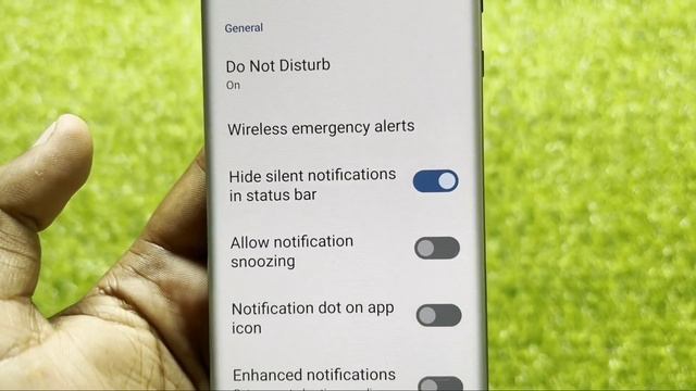 How To Turn ON/OFF Hide silent notifications in status bar in Motorola Edge Plus смотреть онлайн