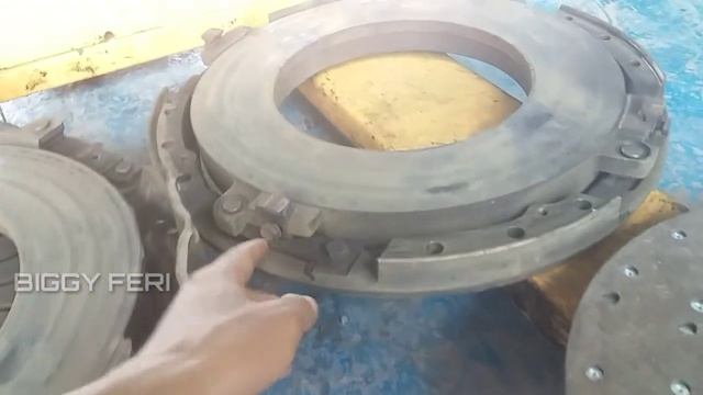 Disc Clutch Replacement on Volvo Trucks FM 440 || VOLVO TRUCK TAMBANG BATU BARA смотреть онлайн