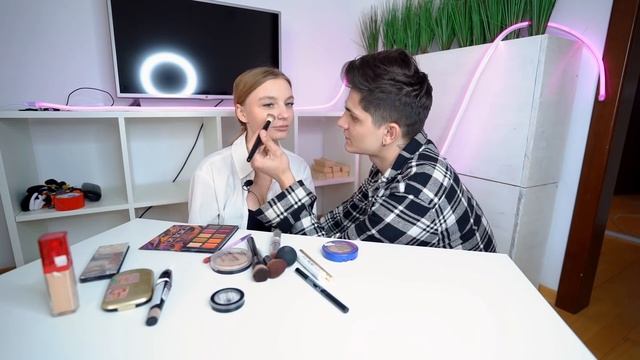 МОЙ ДРУГ СОБИРАЕТ МЕНЯ НА СВИДАНИЕ! смотреть онлайн