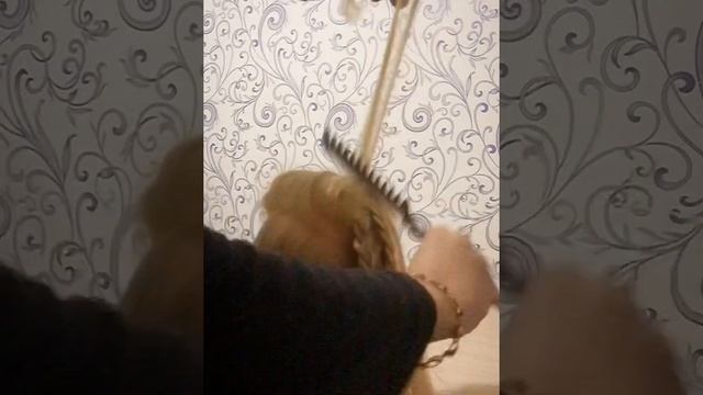 Вечерняя причёска с распущенными волосами. Цветок из косичек. смотреть онлайн