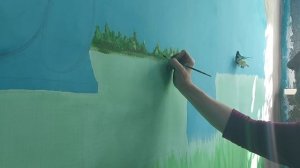 рисуем на стене акриловыми красками ,лес на заднем плане.