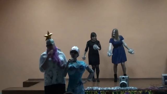 Новогодний утренник. 11 класс. смотреть онлайн