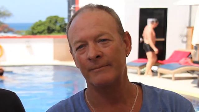 Джун Александр и Крис Солбери - Владельцы в Absolute с 2006 года смотреть онлайн