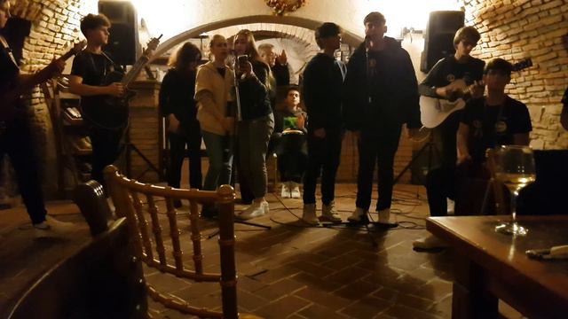 Ce Liberi Am Fi: Grupul Dacii Liberi Din Bârlad, Cover După Ioan Gyuri Pascu La Mediaș