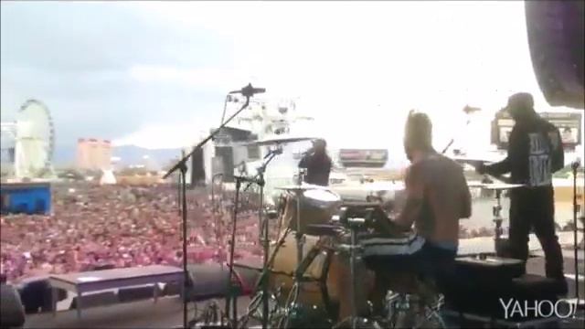 Hollywood Undead Live At Rock In Rio USA - Comin' In Hot