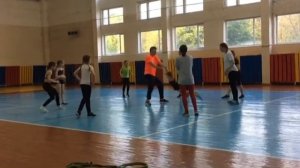 Скакалка. Вариация игры «Рыбак и рыбки»