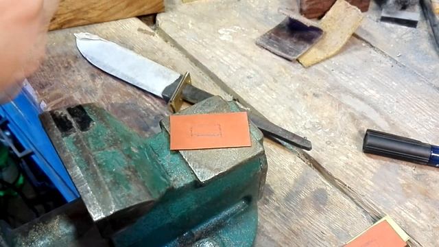 Как сделать нож из дамасской стали / How to make a Damascus steel knife. смотреть онлайн