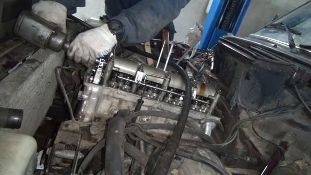 Нива 4х4 затроил движок, снимаем башку. смотреть онлайн