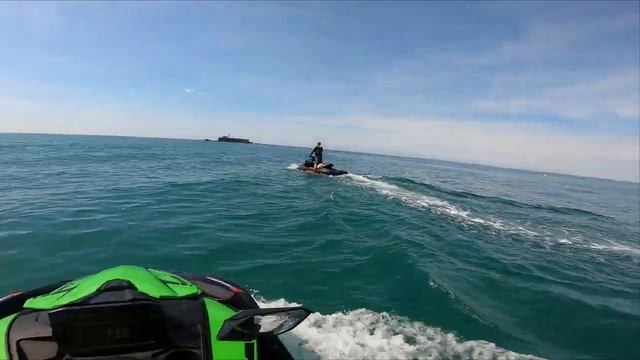 KAWASAKI ULTRA 310LX-S / STX 160 LX ( bridé 100cv ) смотреть онлайн