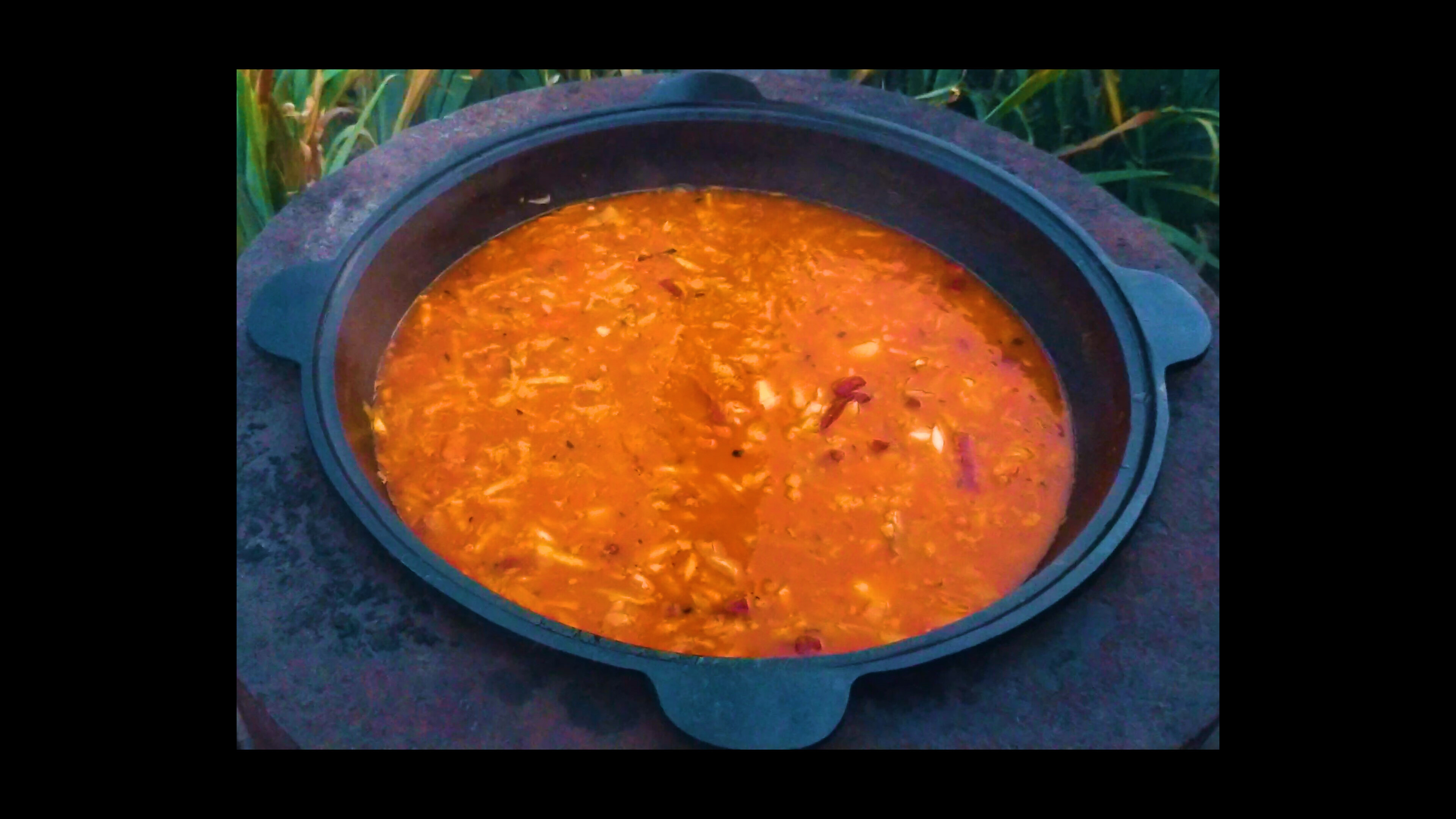 ПРИГОТОВИЛ АППЕТИТНЫЙ БОРЩ В КАЗАНЕ НА КОСТРЕ!!!!! #борщвказане #борщнакостре