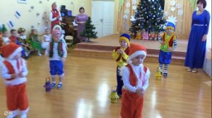 ТАНЕЦ ГНОМИКОВ с фонариками ? на новогоднем утреннике
