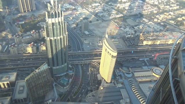 Дубай. Поднятие на башню Бурдж Халифа. смотреть онлайн
