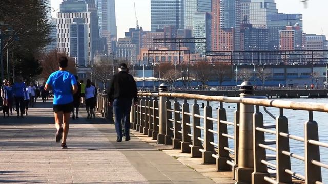 "Просто надо жить" смотреть онлайн