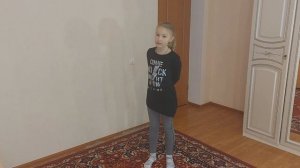 КАК НАУЧИТСЯ СТОЯТЬ НА РУКАХ  - ХУДОЖЕСТВЕННАЯ ГИМНАСТИКА детям (Милана)