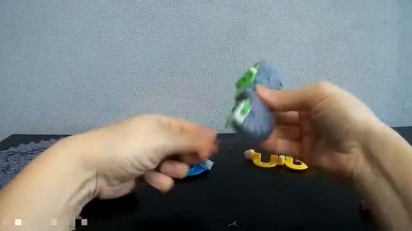 Как сделать помпоны. Пластиковый шаблон./How to make a pompon