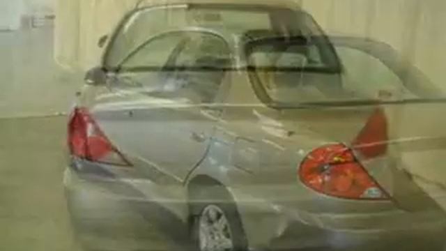 2002 Kia Spectra LS Sedan смотреть онлайн