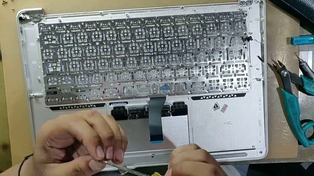Macbook Air 13 inch A1466 Keyboard Replacement смотреть онлайн