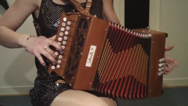 La tête ailleurs - Élisabeth Barrier - accordeon смотреть онлайн