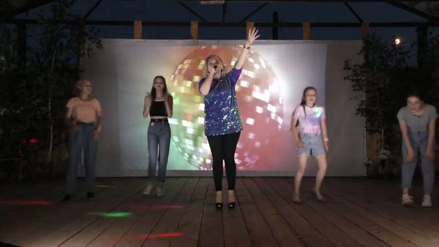 Регина Мохаммад -Она зараза -Букет из белых роз -А целый мир еще не знает -Где-то за туманом смотреть онлайн