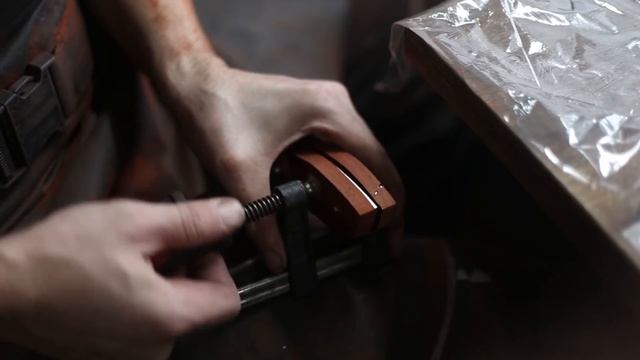 Как делают кухонный нож в УРМ «АНИКА» / Kitchen knife. Blacksmithing. Forging смотреть онлайн