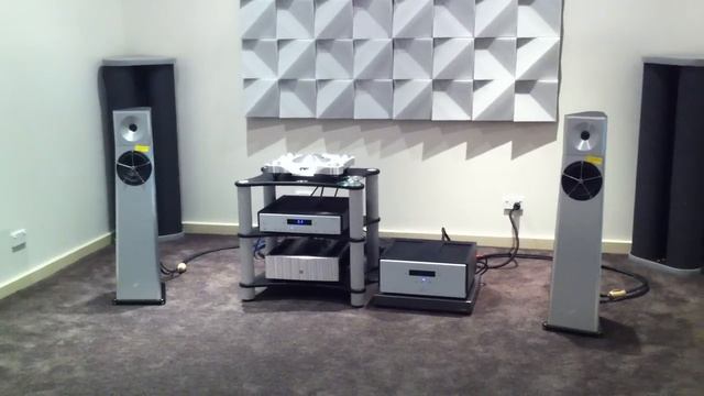 YG Acoustics Carmel , Aesthetix Janus & Atlas, Oracle CD Player at Absolute Hi End смотреть онлайн