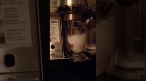 Delonghi EC860 in action