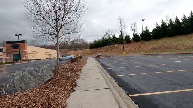 Walking around a North Carolina Shopping Complex - Morganton Heights, Morganton NC смотреть онлайн
